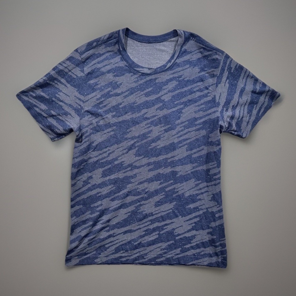 Lululemon Mens Metal Vent Tech Shirt L Blue Camo Short Sleeve Gym Workout Run